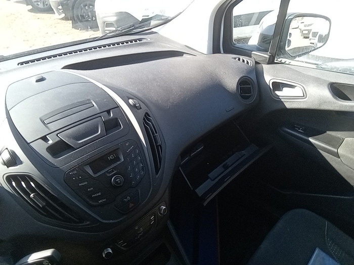 Ford Transit Courier Furgon 1.5 TDCI Trend 56 kW (75 CV) Vehículo usado en Madrid Ford Transit Courier Furgon 1.5 TDCI Trend 56 kW (75 CV) Vehículo usado en Madrid