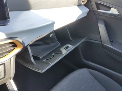 SEAT Arona 1.0 TSI Style 81 kW (110 CV) 15 SEAT Arona 1.0 TSI Style 81 kW (110 CV) 15