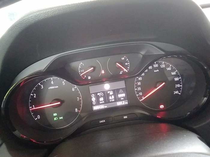 Opel Grandland X 1.5 CDTi Design & Tech 96 kW (130 CV) Vehículo usado en Madrid Opel Grandland X 1.5 CDTi Design & Tech 96 kW (130 CV) Vehículo usado en Madrid