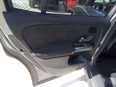 Mercedes-Benz GLB 220 D 4MATIC 140 kW (190 CV) 10 Mercedes-Benz GLB 220 D 4MATIC 140 kW (190 CV) 10