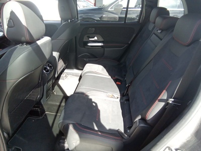 Mercedes-Benz GLB 220 D 4MATIC 140 kW (190 CV) 9 Mercedes-Benz GLB 220 D 4MATIC 140 kW (190 CV) 9