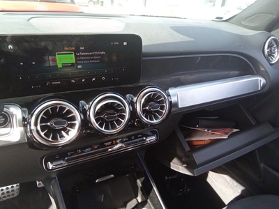 Mercedes-Benz GLB 220 D 4MATIC 140 kW (190 CV) 12 Mercedes-Benz GLB 220 D 4MATIC 140 kW (190 CV) 12