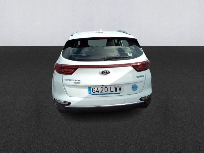 Kia Sportage 1.6 MHEV Business 4x4 100 kW (136 CV) Vehículo usado en Madrid Kia Sportage 1.6 MHEV Business 4x4 100 kW (136 CV) Vehículo usado en Madrid