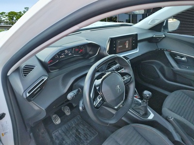 Peugeot 2008 BlueHDi 110 S&S Active 81 kW (110 CV) 7 Peugeot 2008 BlueHDi 110 S&S Active 81 kW (110 CV) 7