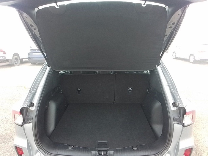 Ford Kuga 2.5 Duratec FHEV Titanium Auto 140 kW (190 CV) Vehículo usado en Madrid Ford Kuga 2.5 Duratec FHEV Titanium Auto 140 kW (190 CV) Vehículo usado en Madrid