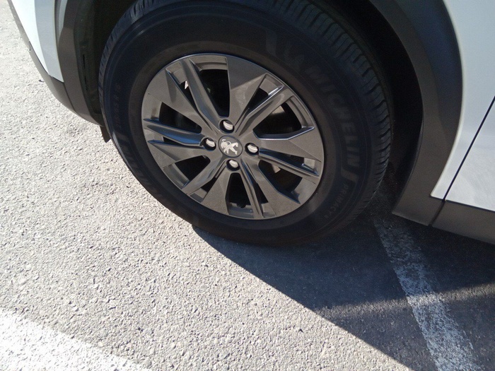 Peugeot 2008 BlueHDi 110 S&S Active Pack 81 kW (110 CV) Vehículo usado en Madrid Peugeot 2008 BlueHDi 110 S&S Active Pack 81 kW (110 CV) Vehículo usado en Madrid