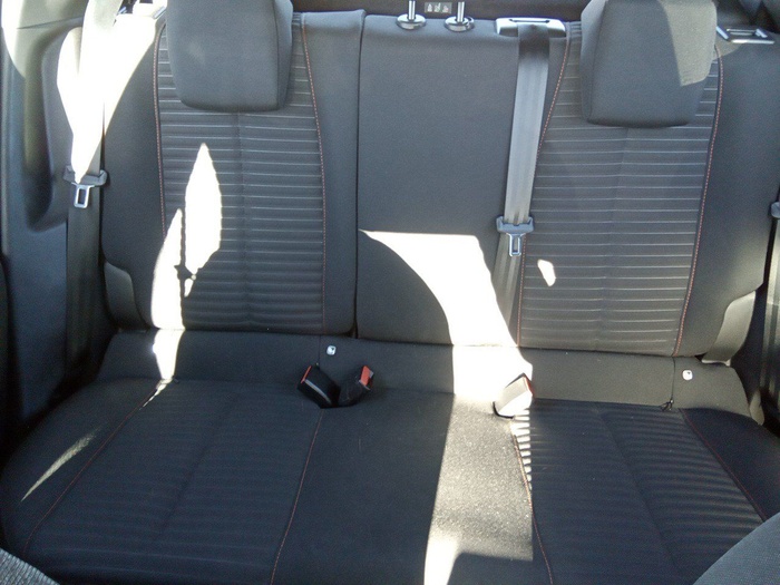 Peugeot 2008 BlueHDi 110 S&S Active Pack 81 kW (110 CV) Vehículo usado en Madrid Peugeot 2008 BlueHDi 110 S&S Active Pack 81 kW (110 CV) Vehículo usado en Madrid