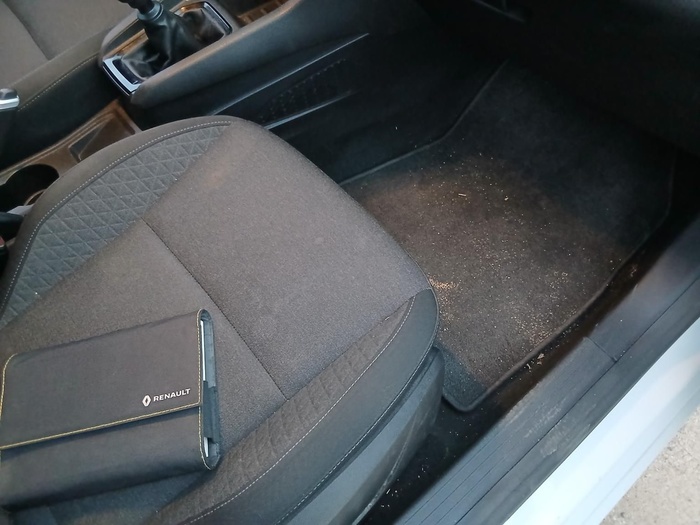 Renault Clio Intens TCe 66 kW (90 CV) Vehículo usado en Madrid Renault Clio Intens TCe 66 kW (90 CV) Vehículo usado en Madrid