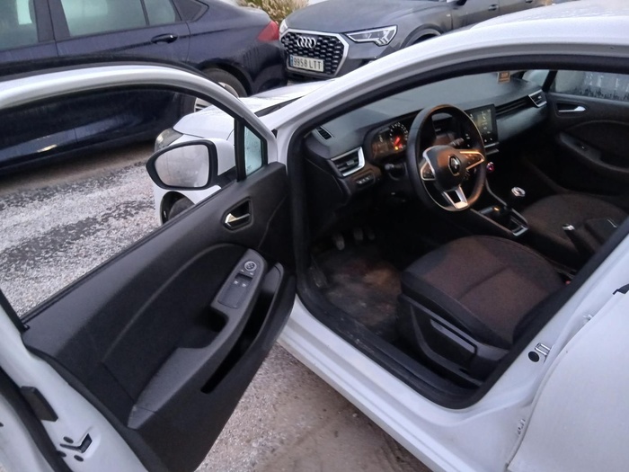 Renault Clio Intens TCe 66 kW (90 CV) Vehículo usado en Madrid Renault Clio Intens TCe 66 kW (90 CV) Vehículo usado en Madrid