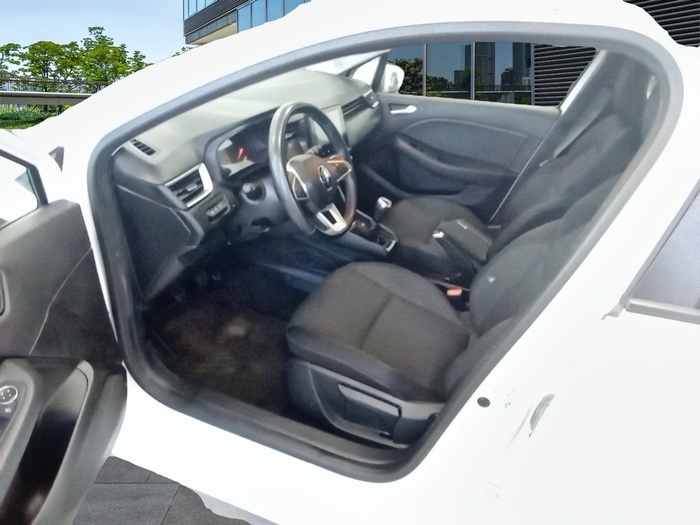 Renault Clio Intens TCe 66 kW (90 CV) Vehículo usado en Madrid Renault Clio Intens TCe 66 kW (90 CV) Vehículo usado en Madrid