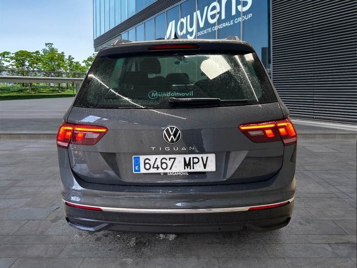 Volkswagen Tiguan Life 2.0 TDI 110 kW (150 CV) DSG Vehículo usado en Madrid Volkswagen Tiguan Life 2.0 TDI 110 kW (150 CV) DSG Vehículo usado en Madrid