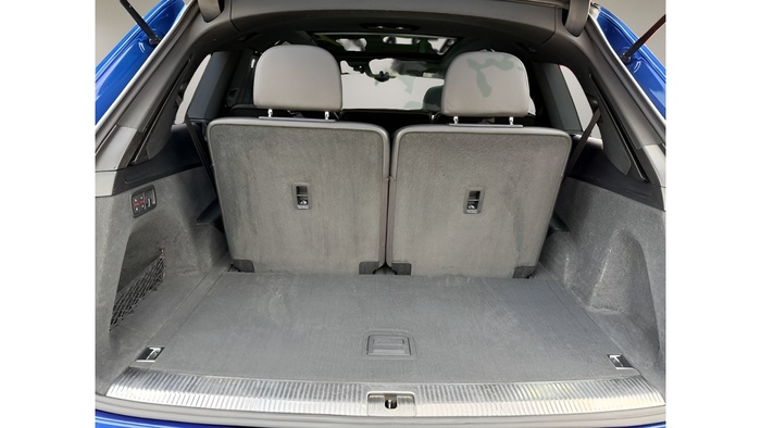 Audi Q7 sport 3.0 TDI quattro 200 kW (272 CV) tiptronic Vehículo usado en Madrid Audi Q7 sport 3.0 TDI quattro 200 kW (272 CV) tiptronic Vehículo usado en Madrid