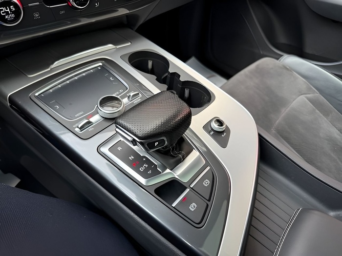 Audi Q7 sport 3.0 TDI quattro 200 kW (272 CV) tiptronic Vehículo usado en Madrid Audi Q7 sport 3.0 TDI quattro 200 kW (272 CV) tiptronic Vehículo usado en Madrid