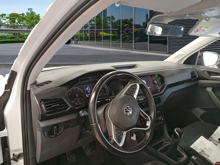 Volkswagen T-Cross Advance 1.0 TSI 70 kW (95 CV) Vehículo usado en Madrid Volkswagen T-Cross Advance 1.0 TSI 70 kW (95 CV) Vehículo usado en Madrid