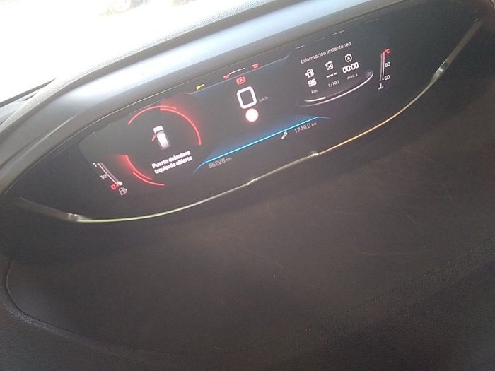 Peugeot 3008 BlueHDi 130 S&S Active Pack 96 kW (130 CV) Vehículo usado en Madrid Peugeot 3008 BlueHDi 130 S&S Active Pack 96 kW (130 CV) Vehículo usado en Madrid