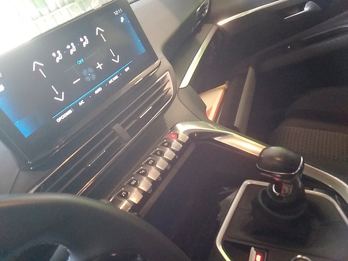 Peugeot 3008 BlueHDi 130 S&S Active Pack 96 kW (130 CV) Vehículo usado en Madrid Peugeot 3008 BlueHDi 130 S&S Active Pack 96 kW (130 CV) Vehículo usado en Madrid