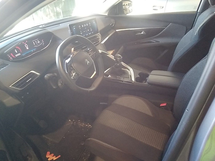 Peugeot 3008 BlueHDi 130 S&S Active Pack 96 kW (130 CV) Vehículo usado en Madrid Peugeot 3008 BlueHDi 130 S&S Active Pack 96 kW (130 CV) Vehículo usado en Madrid