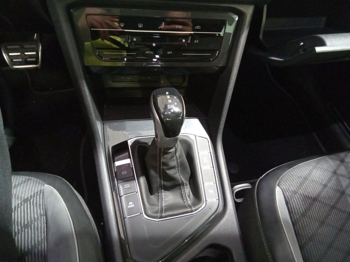 Volkswagen Tiguan R-Line 2.0 TDI 110 kW (150 CV) DSG Vehículo usado en Madrid Volkswagen Tiguan R-Line 2.0 TDI 110 kW (150 CV) DSG Vehículo usado en Madrid