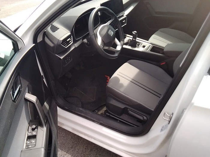 SEAT León 2.0 TDI S&S Style XL 85 kW (115 CV) Vehículo usado en Madrid SEAT León 2.0 TDI S&S Style XL 85 kW (115 CV) Vehículo usado en Madrid