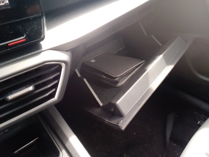 SEAT León 2.0 TDI S&S Style XL 85 kW (115 CV) Vehículo usado en Madrid SEAT León 2.0 TDI S&S Style XL 85 kW (115 CV) Vehículo usado en Madrid