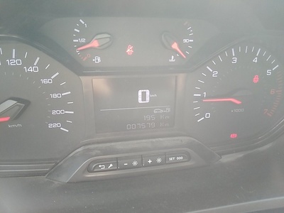 Peugeot Partner Furgon BlueHDi 100 Standard 600kg 75 kW (102 CV) 8 Peugeot Partner Furgon BlueHDi 100 Standard 600kg 75 kW (102 CV) 8