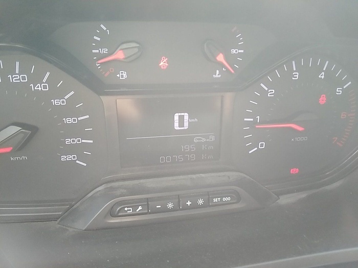 Peugeot Partner Furgon BlueHDi 100 Standard 600kg 75 kW (102 CV) Vehículo usado en Madrid Peugeot Partner Furgon BlueHDi 100 Standard 600kg 75 kW (102 CV) Vehículo usado en Madrid