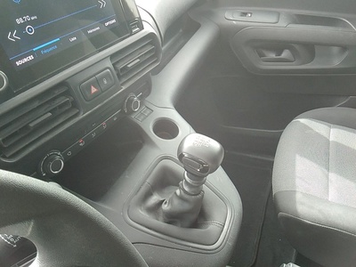 Peugeot Partner Furgon BlueHDi 100 Standard 600kg 75 kW (102 CV) 10 Peugeot Partner Furgon BlueHDi 100 Standard 600kg 75 kW (102 CV) 10