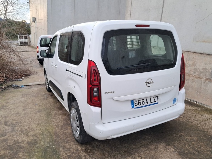 Opel Combo Life 1.5 TD Business Edition Plus L1 75 kW (102 CV) Vehículo usado en Madrid Opel Combo Life 1.5 TD Business Edition Plus L1 75 kW (102 CV) Vehículo usado en Madrid
