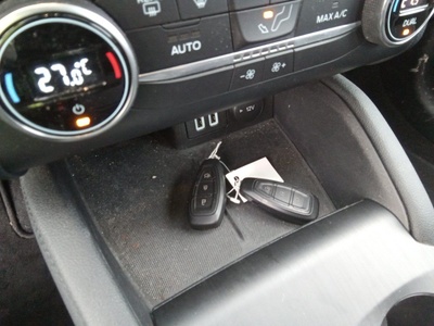 Ford Kuga 2.5 Duratec FHEV Titanium Auto 140 kW (190 CV) 12 Ford Kuga 2.5 Duratec FHEV Titanium Auto 140 kW (190 CV) 12