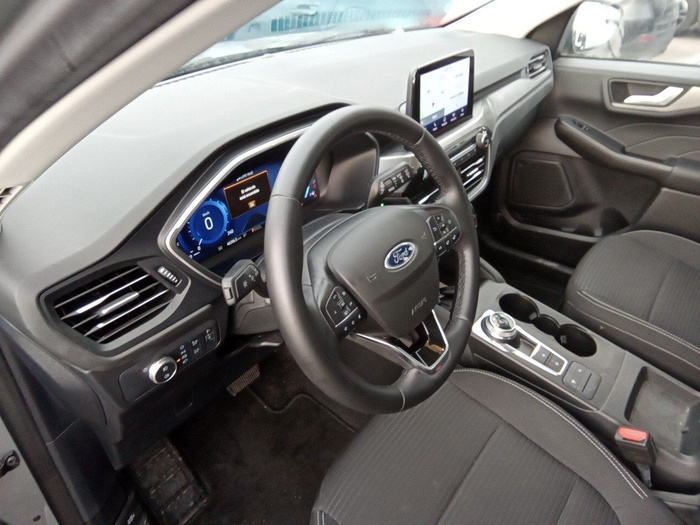 Ford Kuga 2.5 Duratec FHEV Titanium Auto 140 kW (190 CV) Vehículo usado en Madrid Ford Kuga 2.5 Duratec FHEV Titanium Auto 140 kW (190 CV) Vehículo usado en Madrid