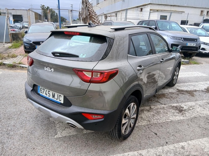 Kia Stonic 1.0 T-GDi MHEV Drive iMT 88 kW (120 CV) Vehículo usado en Madrid Kia Stonic 1.0 T-GDi MHEV Drive iMT 88 kW (120 CV) Vehículo usado en Madrid