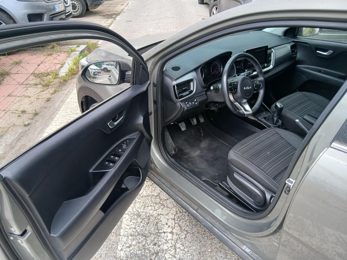 Kia Stonic 1.0 T-GDi MHEV Drive iMT 88 kW (120 CV) Vehículo usado en Madrid Kia Stonic 1.0 T-GDi MHEV Drive iMT 88 kW (120 CV) Vehículo usado en Madrid