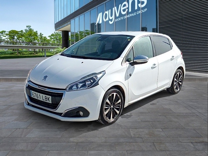 Peugeot 208 BlueHDi 100 Tech Edition 73 kW (99 CV) Vehículo usado en Madrid Peugeot 208 BlueHDi 100 Tech Edition 73 kW (99 CV) Vehículo usado en Madrid