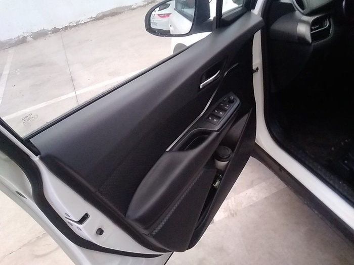 Toyota C-HR 1.8 125H Active 90 kW (122 CV) Vehículo usado en Madrid Toyota C-HR 1.8 125H Active 90 kW (122 CV) Vehículo usado en Madrid