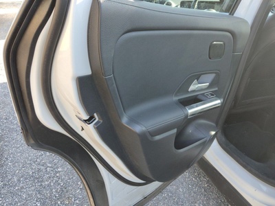 Mercedes-Benz GLA 200 D 110 kW (150 CV) 10 Mercedes-Benz GLA 200 D 110 kW (150 CV) 10