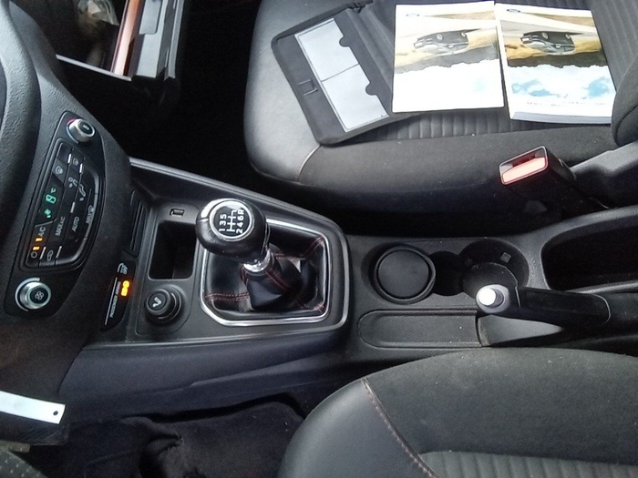 Ford Tourneo Courier 1.5 TDCi Sport 74 kW (100 CV) Vehículo usado en Madrid Ford Tourneo Courier 1.5 TDCi Sport 74 kW (100 CV) Vehículo usado en Madrid