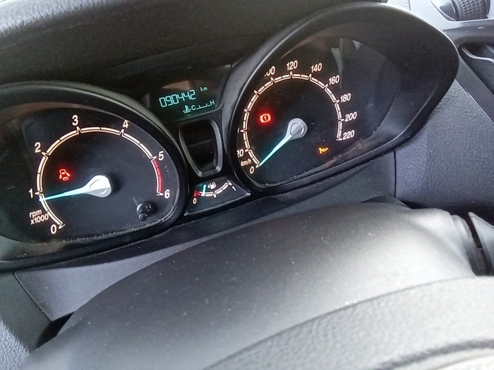 Ford Tourneo Courier 1.5 TDCi Sport 74 kW (100 CV) Vehículo usado en Madrid Ford Tourneo Courier 1.5 TDCi Sport 74 kW (100 CV) Vehículo usado en Madrid