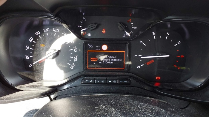 Citroen Berlingo BlueHDi 100 S&S Talla M Live Pack Business 75 kW (102 CV) Vehículo usado en Madrid Citroen Berlingo BlueHDi 100 S&S Talla M Live Pack Business 75 kW (102 CV) Vehículo usado en Madrid