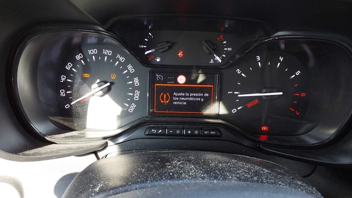 Citroen Berlingo BlueHDi 100 S&S Talla M Live Pack Business 75 kW (102 CV) Vehículo usado en Madrid Citroen Berlingo BlueHDi 100 S&S Talla M Live Pack Business 75 kW (102 CV) Vehículo usado en Madrid