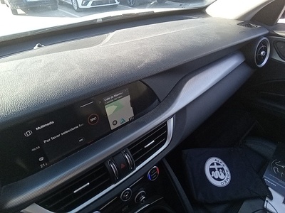 Alfa Romeo Stelvio 2.2 Diesel Sprint RWD 140 kW (190 CV) 13 Alfa Romeo Stelvio 2.2 Diesel Sprint RWD 140 kW (190 CV) 13