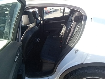 Alfa Romeo Stelvio 2.2 Diesel Sprint RWD 140 kW (190 CV) 9 Alfa Romeo Stelvio 2.2 Diesel Sprint RWD 140 kW (190 CV) 9