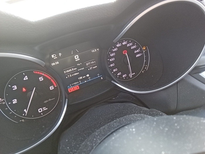 Alfa Romeo Stelvio 2.2 Diesel Sprint RWD 140 kW (190 CV) Vehículo usado en Madrid Alfa Romeo Stelvio 2.2 Diesel Sprint RWD 140 kW (190 CV) Vehículo usado en Madrid