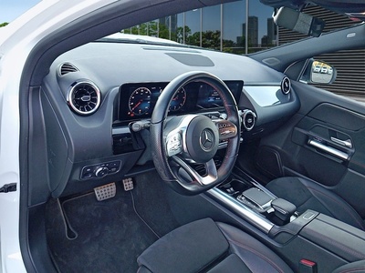 Mercedes-Benz GLA 200 D 110 kW (150 CV) 14 Mercedes-Benz GLA 200 D 110 kW (150 CV) 14