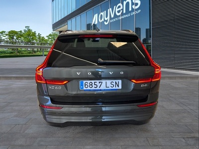 Volvo XC60 B4 D Momentum Pro AWD Auto 145 kW (197 CV) 5 Volvo XC60 B4 D Momentum Pro AWD Auto 145 kW (197 CV) 5