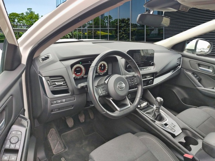 Nissan Qashqai DIG-T 140 mHEV N-Connecta 4x2 103 kW (140 CV) Vehículo usado en Madrid Nissan Qashqai DIG-T 140 mHEV N-Connecta 4x2 103 kW (140 CV) Vehículo usado en Madrid