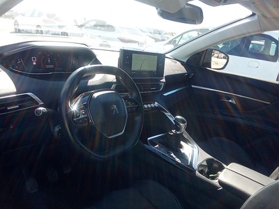 Peugeot 5008 BlueHDi 130 S&S Allure 96 kW (130 CV) 7 Peugeot 5008 BlueHDi 130 S&S Allure 96 kW (130 CV) 7