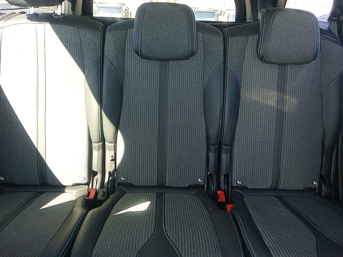 Peugeot 5008 BlueHDi 130 S&S Allure 96 kW (130 CV) Vehículo usado en Madrid Peugeot 5008 BlueHDi 130 S&S Allure 96 kW (130 CV) Vehículo usado en Madrid