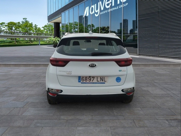 Kia Sportage 1.6 MHEV Business 4x4 100 kW (136 CV) Vehículo usado en Madrid Kia Sportage 1.6 MHEV Business 4x4 100 kW (136 CV) Vehículo usado en Madrid