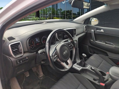 Kia Sportage 1.6 MHEV Business 4x4 100 kW (136 CV) 7 Kia Sportage 1.6 MHEV Business 4x4 100 kW (136 CV) 7