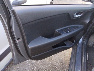 Kia Stonic 1.0 T-GDi MHEV Drive iMT 88 kW (120 CV) 15 Kia Stonic 1.0 T-GDi MHEV Drive iMT 88 kW (120 CV) 15